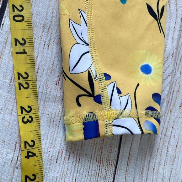 Zyia reflective Light n Tight leggings Yellow floral print Mesh detail Size 6-8 - Picture 7 of 10